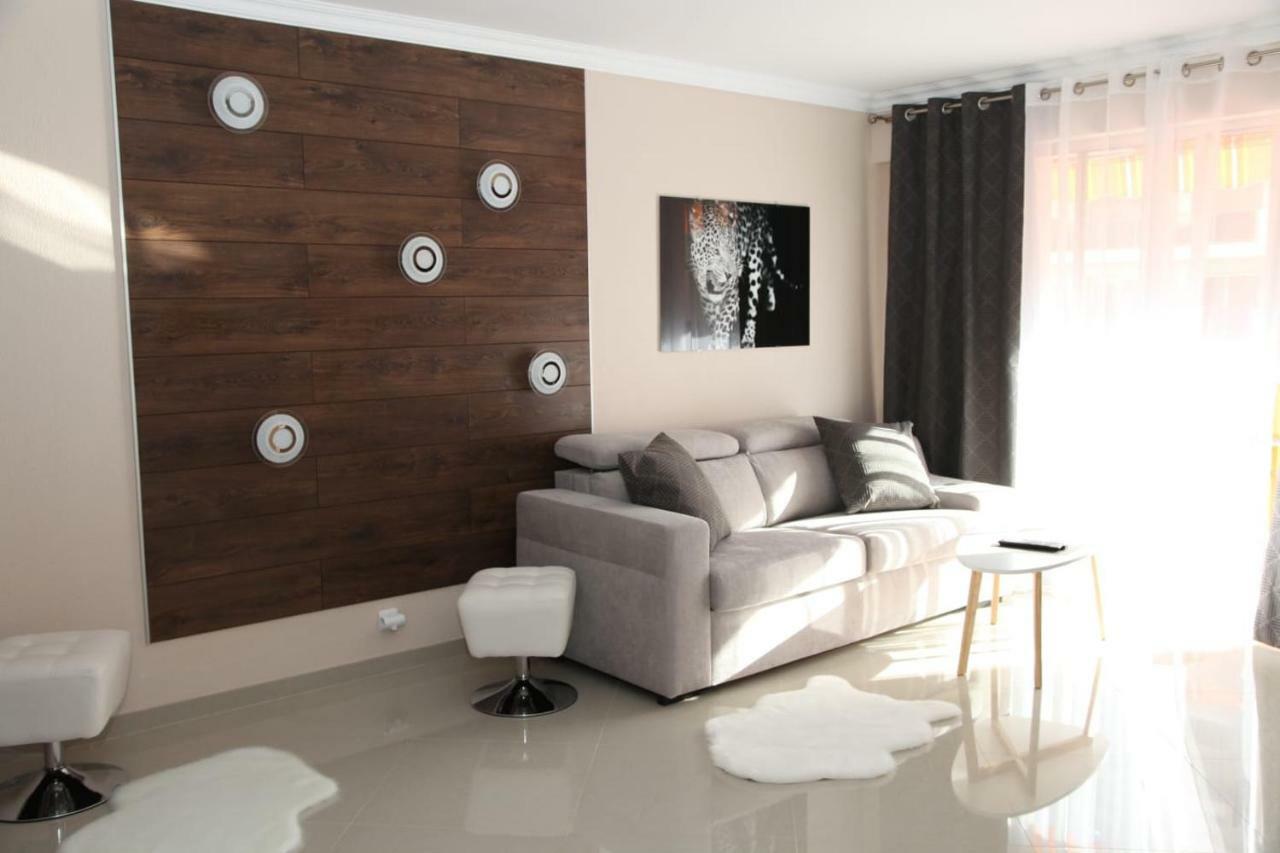 Stylish 2 Flat 60 Meters To The