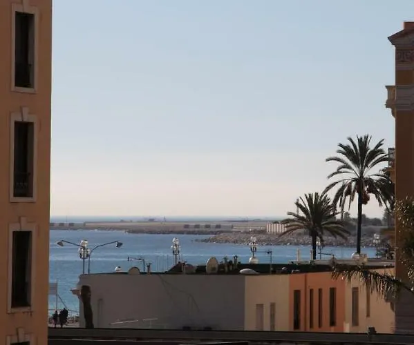 Stylish 2 Room Flat 60 Meters To The Beach